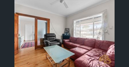 Double brick house near CBD - Photo 2