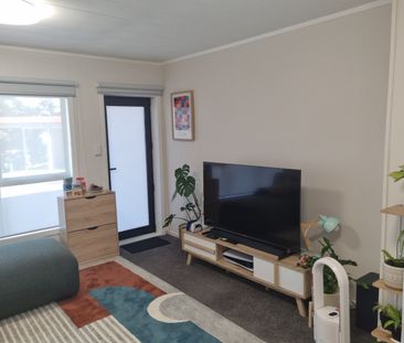 2 Bdrm Unit With Parking - Photo 4