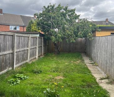 Kirkstall Road - Photo 2