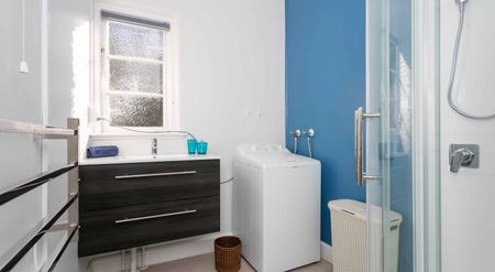 Inner city apartment - Partially Furnished - Photo 5