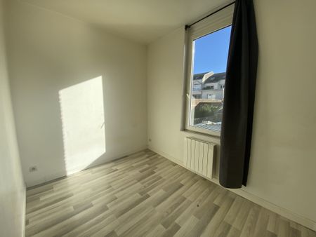 APPARTEMENT T2 NON MEUBLÉ - PROCHES COMMODITES - Photo 5