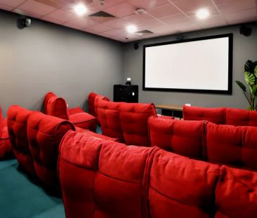 Classic 6-Bed Shared House - Shared Bathroom - Photo 2