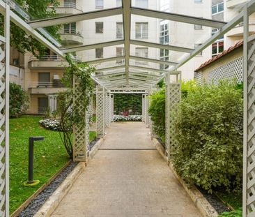 Appartement • La Plaine des Sablons - Photo 1