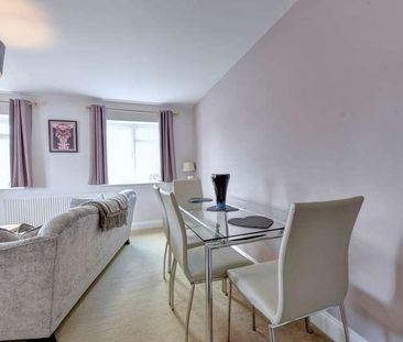 Whyteladyes Lane, Maidenhead, SL6 - Photo 2