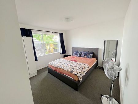 A front townhouse in excellent condition. - Photo 5