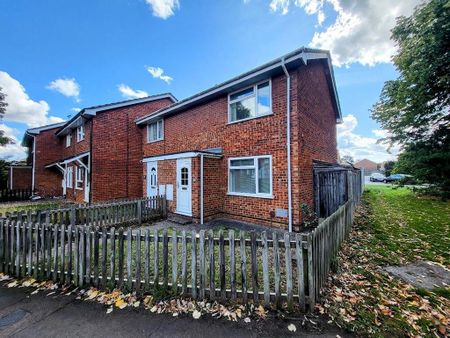 2 bedroom end of terrace house to rent - Photo 2