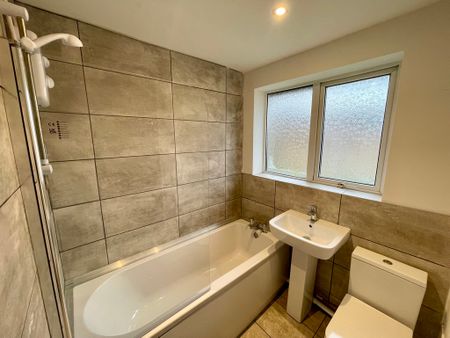 1 bedroom town house to let - Photo 4