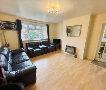 3 bedroom semi-detached house to rent - Photo 2