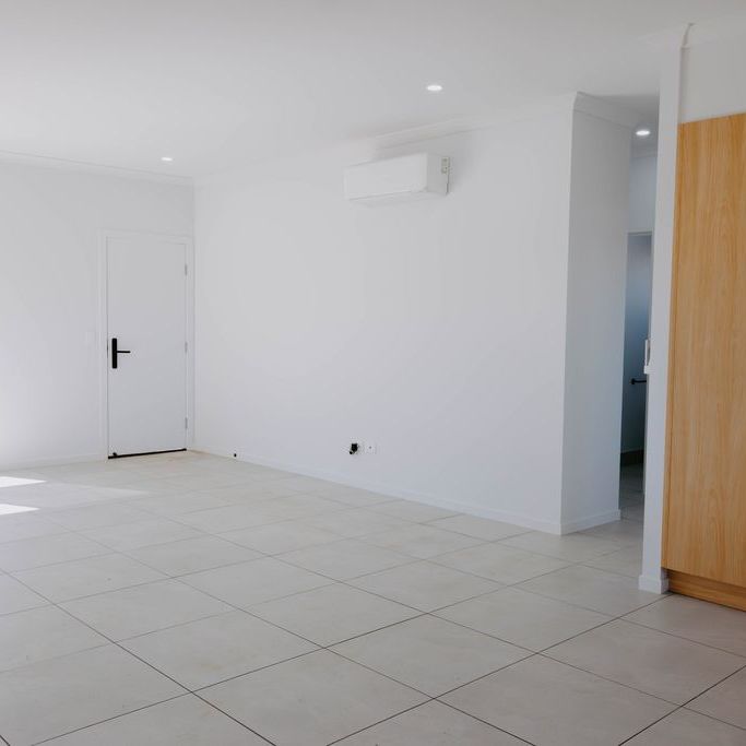 A selection of brand new 2 bed units for lease - 6 month lease term only *Initial access for inspections via Morgan Way - Photo 1