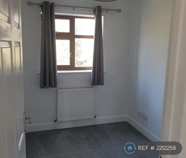 4 bedroom detached house to rent - Photo 2