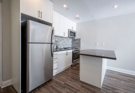 Greencrest Apartments - Photo 2