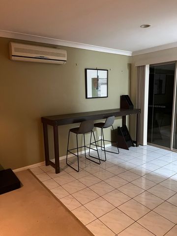 4-bedroom House at quite Sinnamon Park furnished - Photo 4