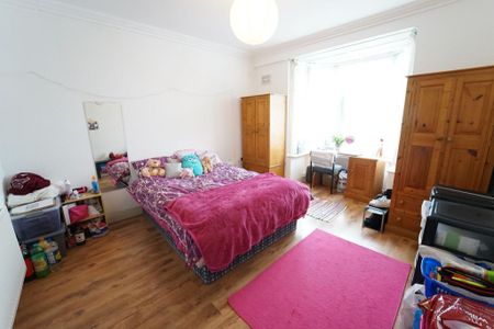 4 bedroom house to rent - Photo 2