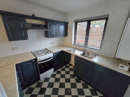 2 bedroom semi-detached bungalow to rent - Photo 5