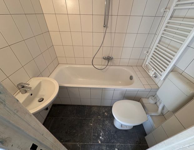 Buckow: Sonnige 1-Zi-Whg, ca. 35 m² per 01.11.25 zu VERMIETEN - Offene Besichtigung - siehe Video - Foto 1