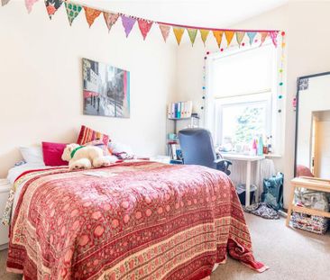 3 bedroom flat to rent - Photo 4