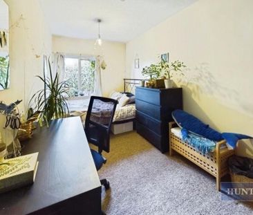 4 bedroom terraced house to rent - Photo 5
