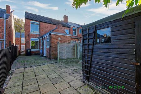 2 bedroom end of terrace house to rent - Photo 2