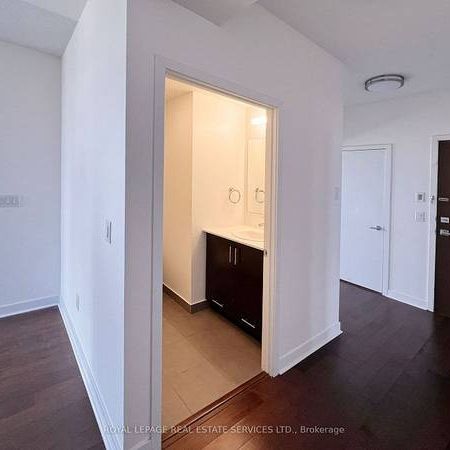 Living Arts/Square One Dr Beautiful 1Bdrm +Den Open Concept 1Locker - Photo 3