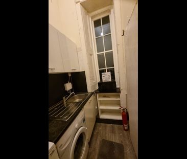 Studio Flat, Hillhead, G12 - Photo 1