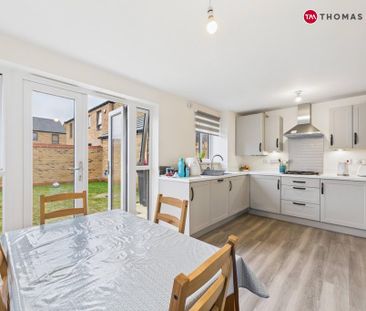 4 bedroom detached house to rent - Photo 4