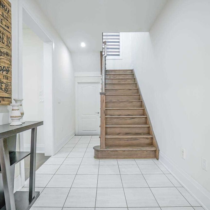 For Lease - 28 Dalecrest Road, Brampton, Ontario - Photo 1