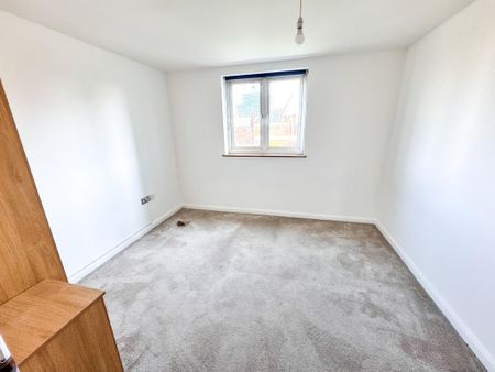 2 bedroom maisonette to rent - Photo 5