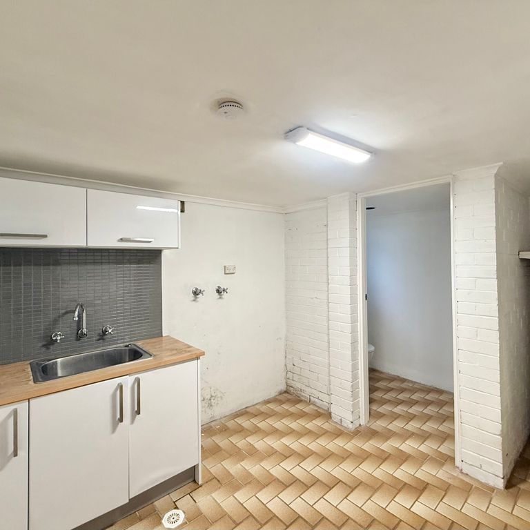 18 Murray Road, Cardiff - Photo 1