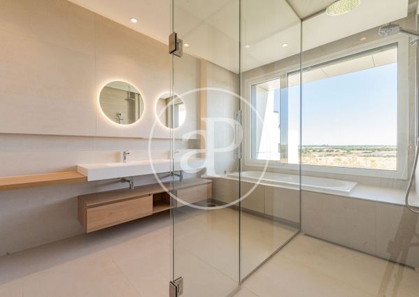 Triplex penthouse for rent in La Finca