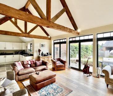 2 bedroom barn conversion to rent - Photo 1