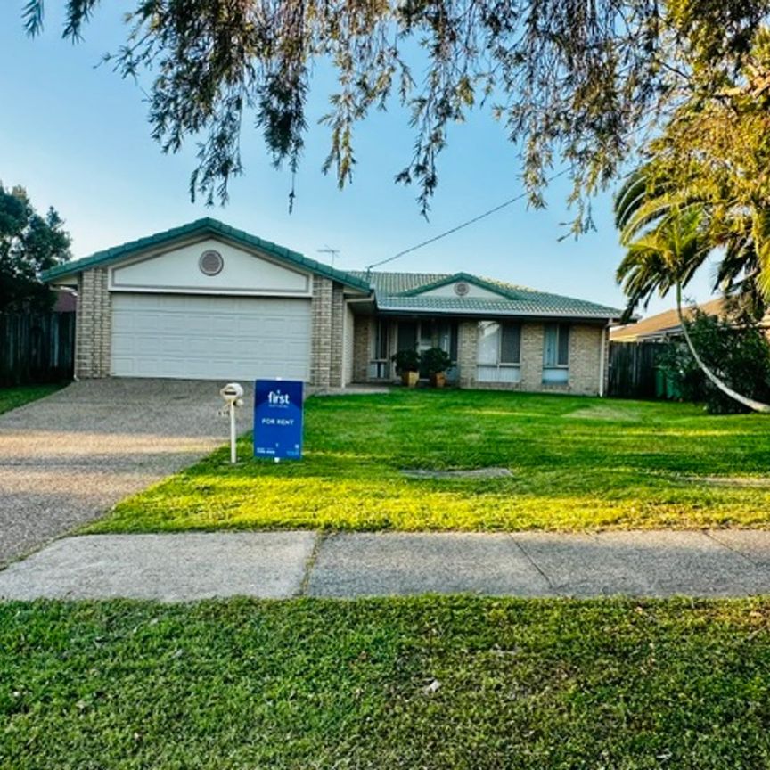 Modern Family Living in the Heart of Ormiston - Photo 2