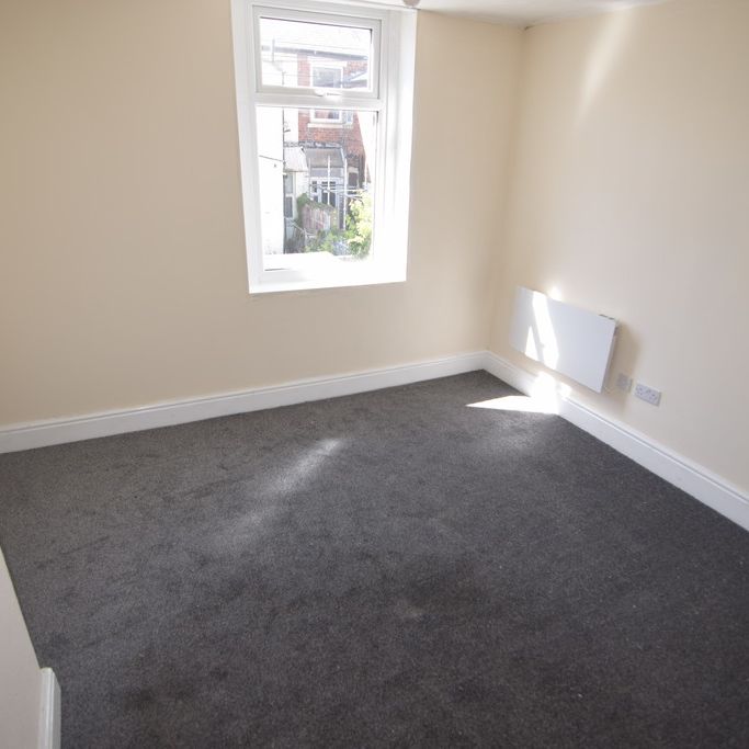 To Let 2 Bed Flat - Photo 1