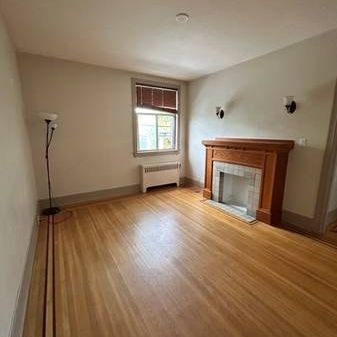 close to UBC 2 bedroom in Kerrisdale for rent - Photo 3