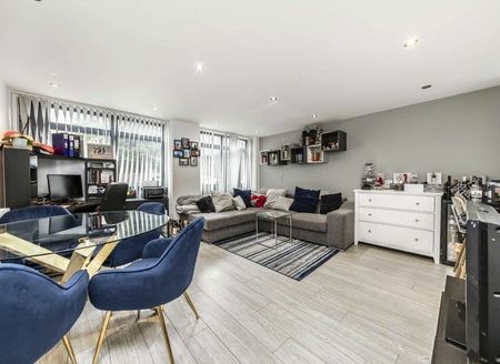 Colney Hatch Lane - Photo 4