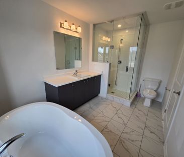 For Lease - 62 Morrison Crescent, Whitby, Ontario - Photo 5