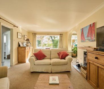 4 bedroom detached house to rent - Photo 4