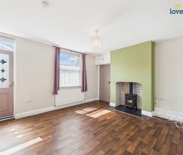 3 bedroom detached house to rent - Photo 2