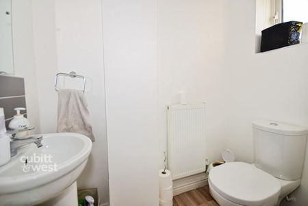 3 bedroom semi-detached house to rent - Photo 5