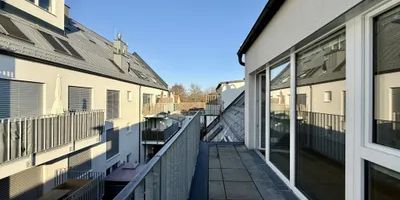 Charmante 2-Zimmer Dachgeschosswohnung inkl. Einbauküche und Terrasse! - Foto 3