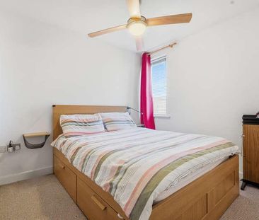 Coningsby Avenue, London, NW9 - Photo 3