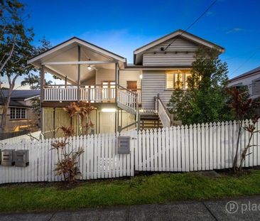 Stylish home in enviable location - Photo 2