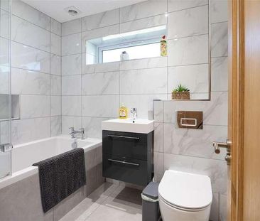 Lansdown Gardens, Chillerton, Newport, PO30 - Photo 1