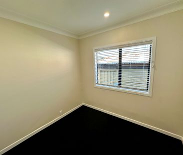 Renovated Three Bedroom - Photo 4