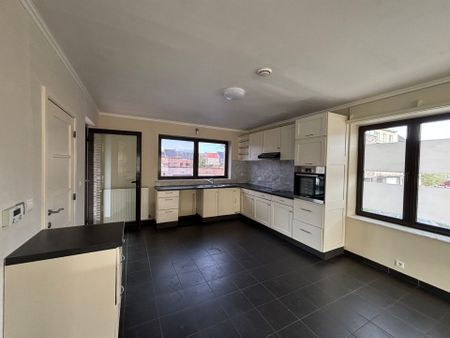 Ruim en lichtrijk duplex appartement met 3 slaapkamers en garage - Foto 3