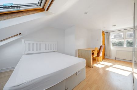 4 bedroom terraced house to rent - Photo 5