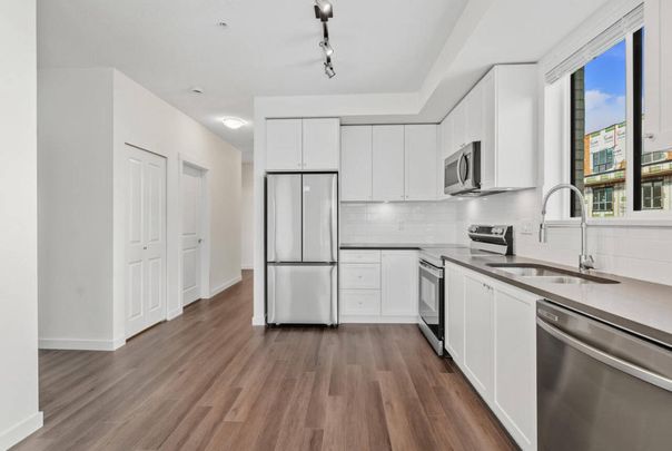 508-8509 158 St, Surrey - Photo 1