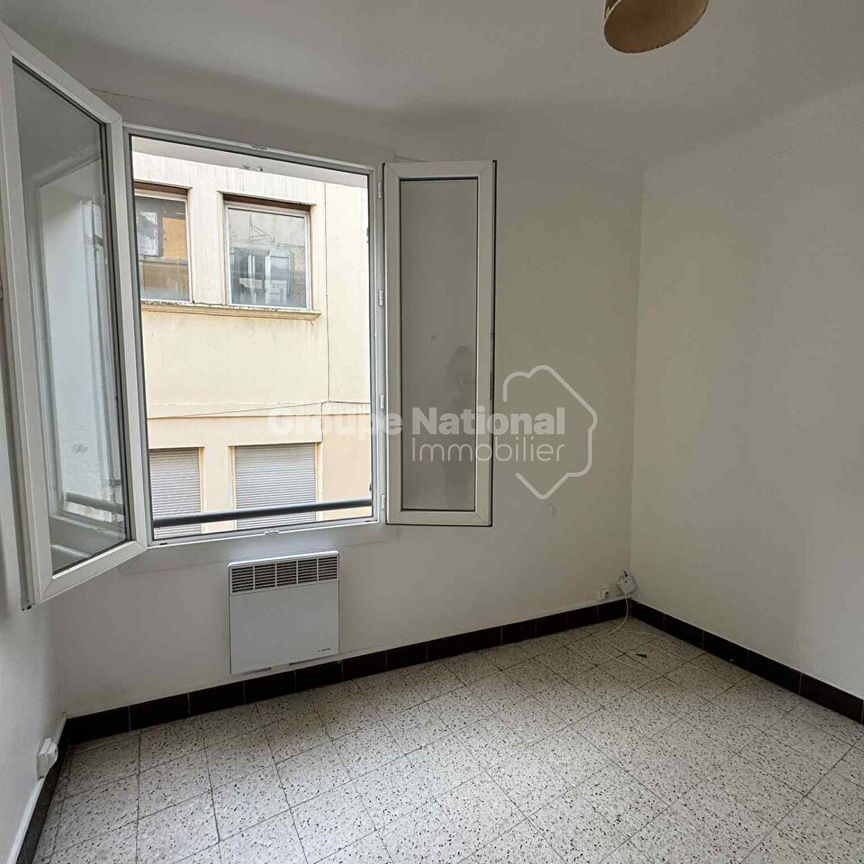 T2 AVEC UN BUREAU ET TERRASSE , - Photo 1