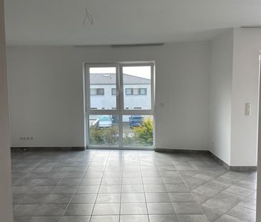 lichtdurchﬂutete 3 Zimmerwohnung inkl. EBK, Fahrstuhl, Balkon und K... - Photo 1