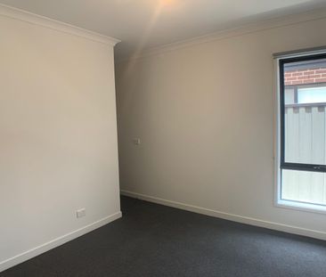 Ready to move in! - Photo 4