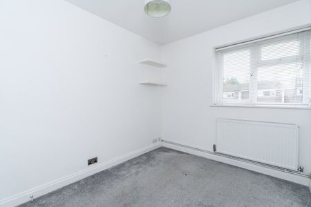 2 bedroom maisonette to rent - Photo 2